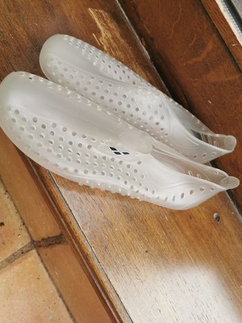 Chaussures transparentes de piscine ou de plage pointure 40