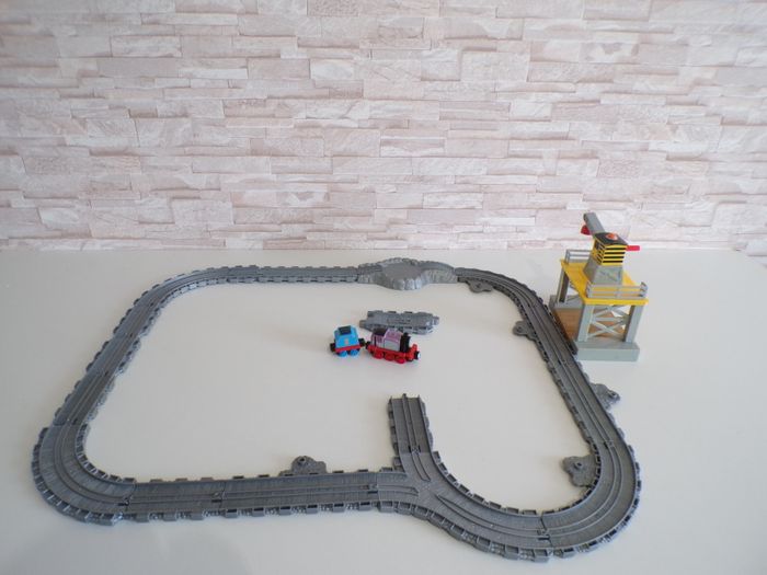 Circuit de train thomas and friends - Thomas et ses amis  (90) - photo numéro 9