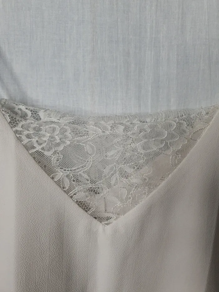 Débardeur blanc à  dentelle - photo numéro 2