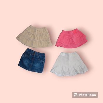Lot de 4 jupes taille 12 et 18 mois