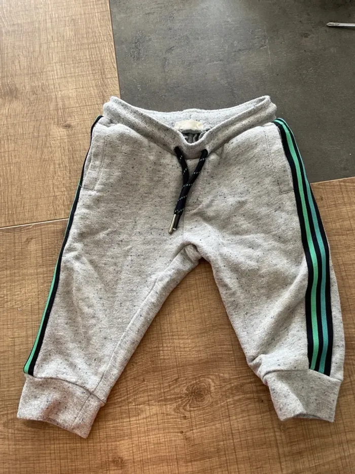 Ensemble jogging gris - photo numéro 2