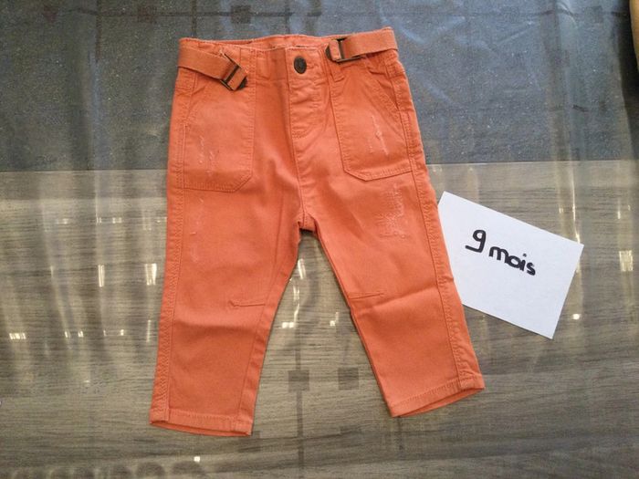 Pantalon 9 mois neuf juste lavé