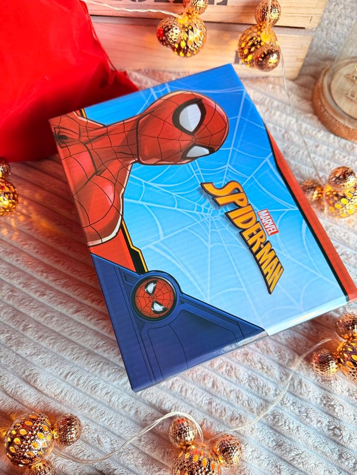 Basket Spiderman lumineux - photo numéro 10