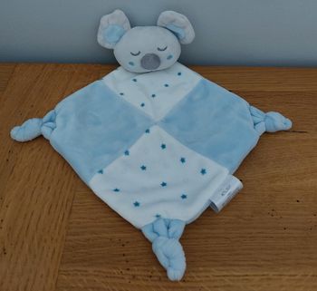 Doudou plat Koala étoiles grelots - Tom & Kiddy bisous d'ange