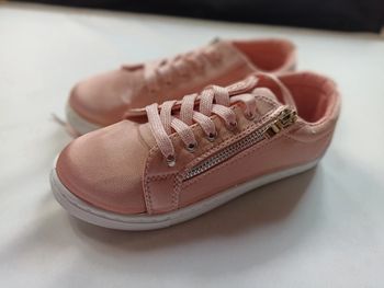 Basket type satin taille 34