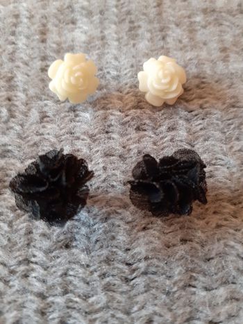 Lot de 2 paires de boucles d'oreilles fleurs