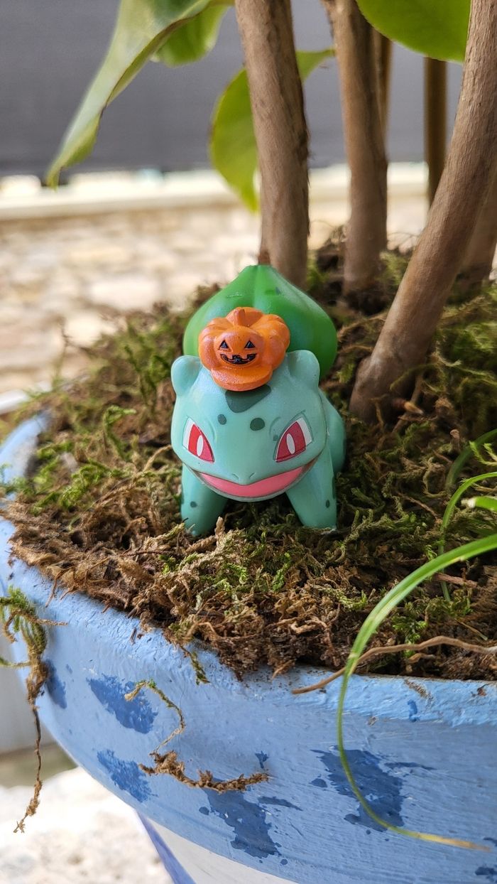 Super Figurine pokemon Nintendo Bulbizarre halloween effet brillant - photo numéro 5