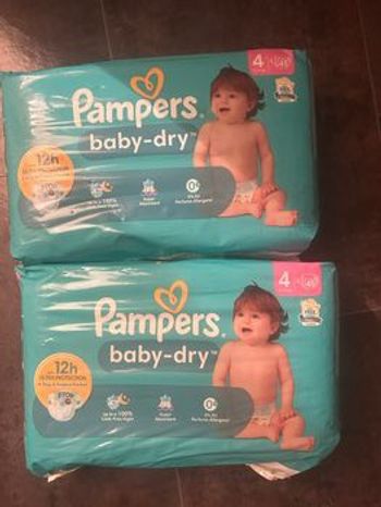 90 couches Pampers 4 Neuves  