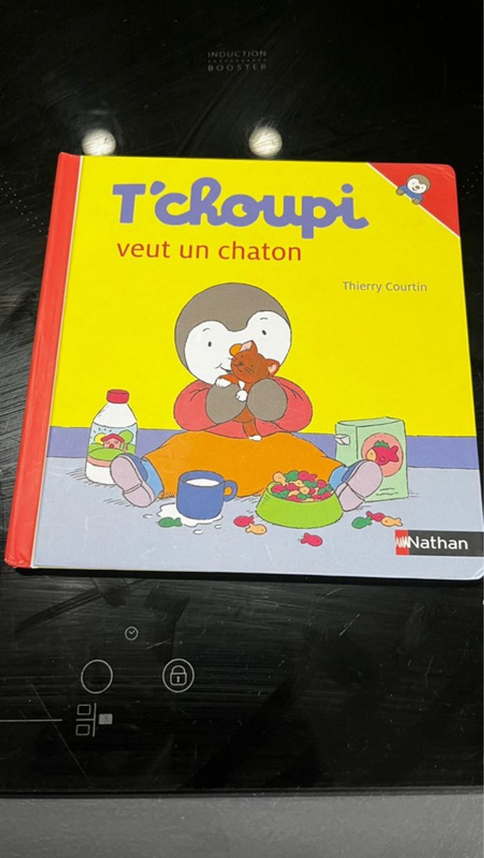 Livre T’choupi veut un chaton