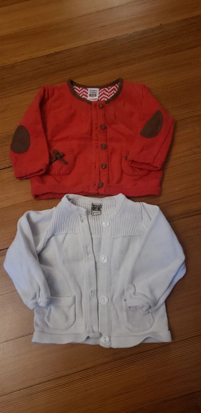 Lot de deux gilets bébé 6/9 mois
