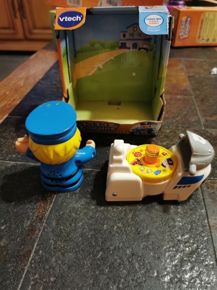 Tut tut copains Olivier, le policier et sa moto - photo numéro 3