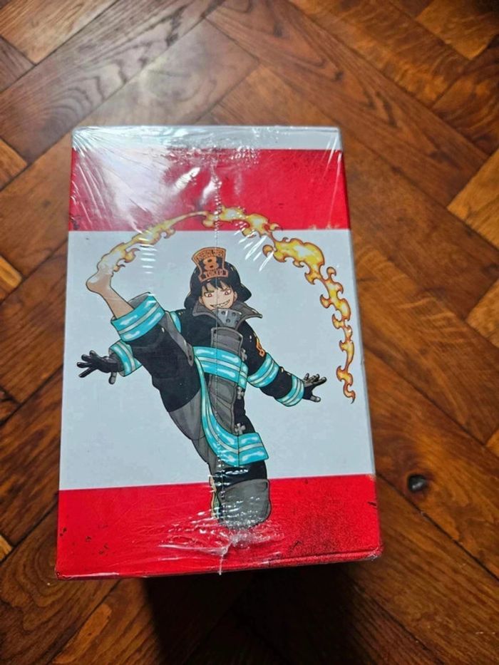 Manga Fire force collector 1 a 5 - photo numéro 2