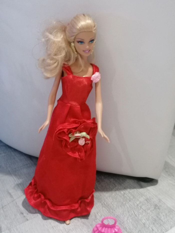 Barbie glamour chic 👧🏻 - photo numéro 3