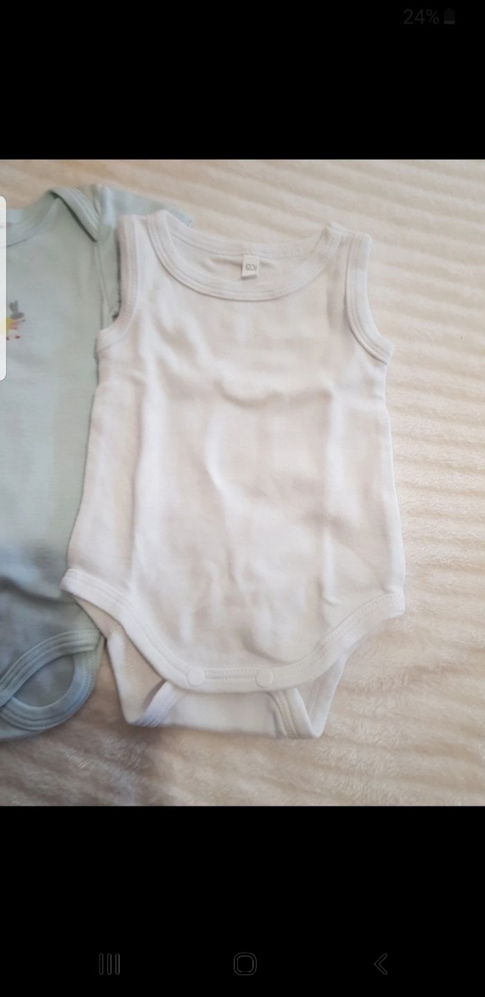 Lot de 2 bodies bébé taille 3 mois - photo numéro 2
