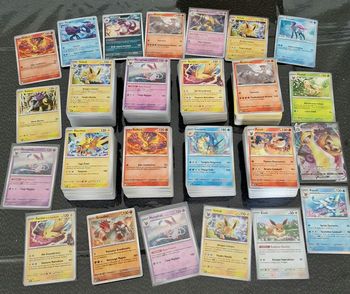 Lot 200 cartes pokémon sans double - 20 brillantes