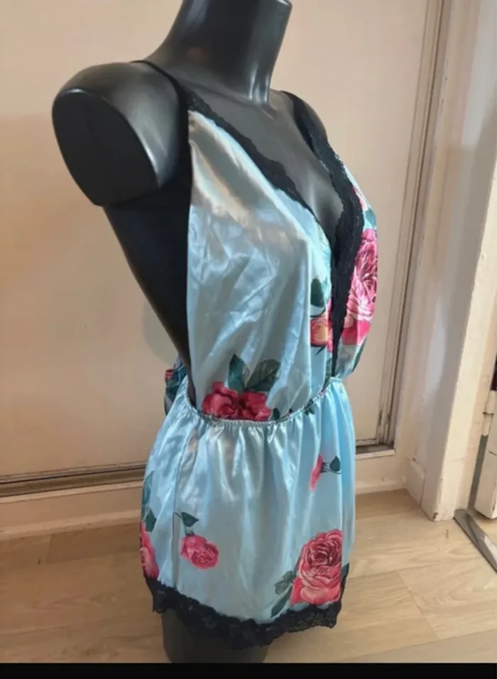 Combinaison nuit pyjama taille : 1 XL 📸 - photo numéro 2