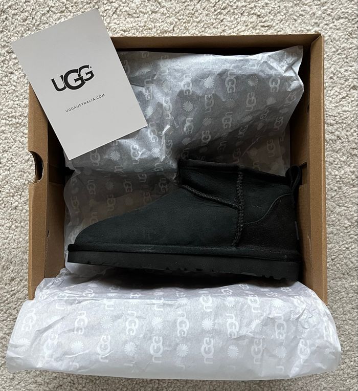 Bottines UGG Classic Ultra Mini Platform - Taille 38 - Neuves - photo numéro 9