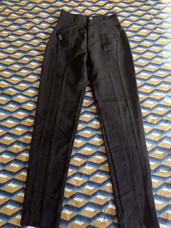 Pantalon noir - photo numéro 2