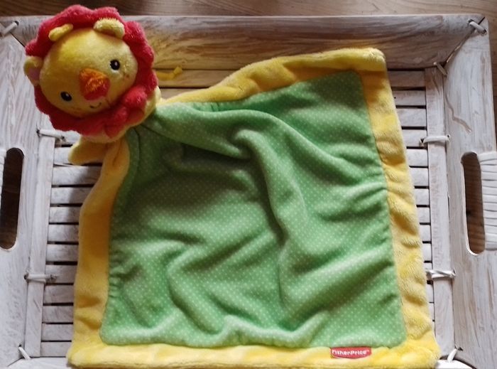 Grand doudou plat lion, Fisher price - photo numéro 2