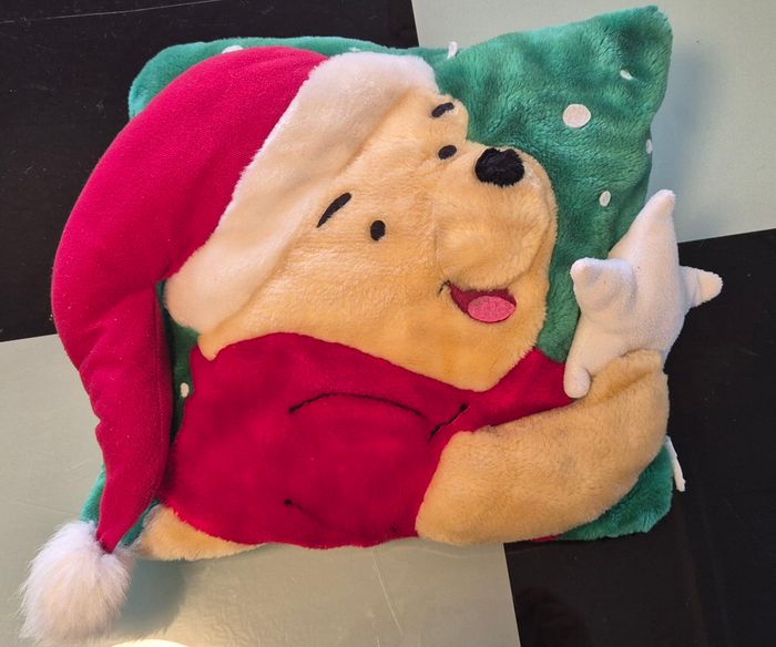Coussin Winnie L’ourson Noël