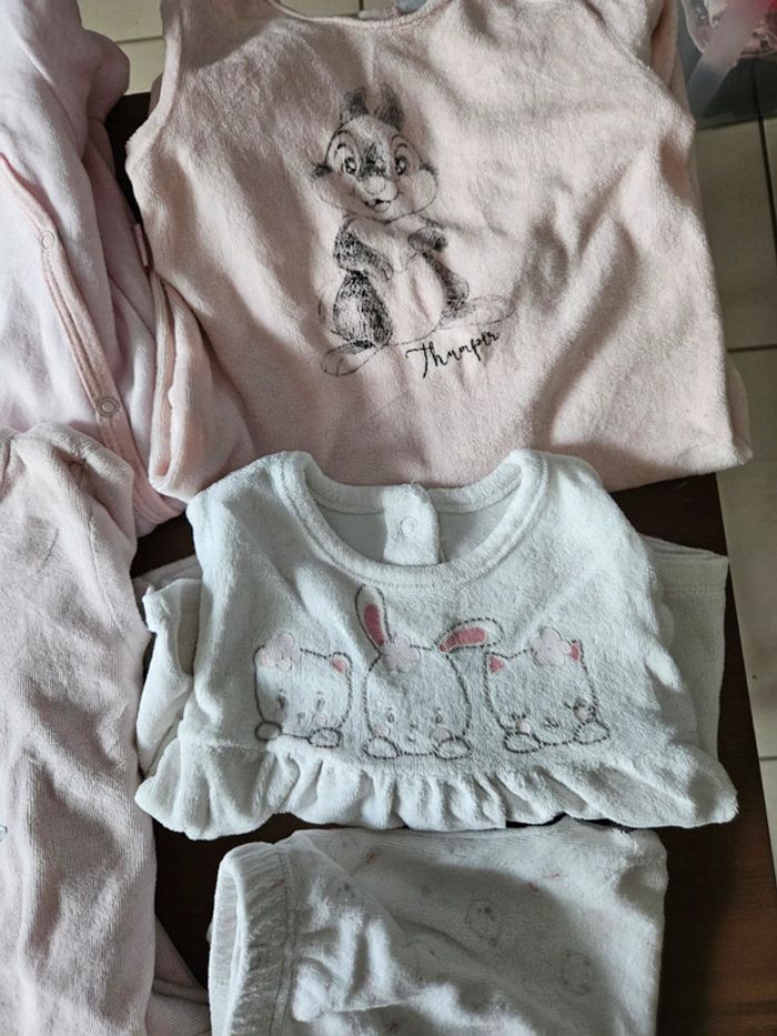 Lot pyjamas 6 mois - photo numéro 5