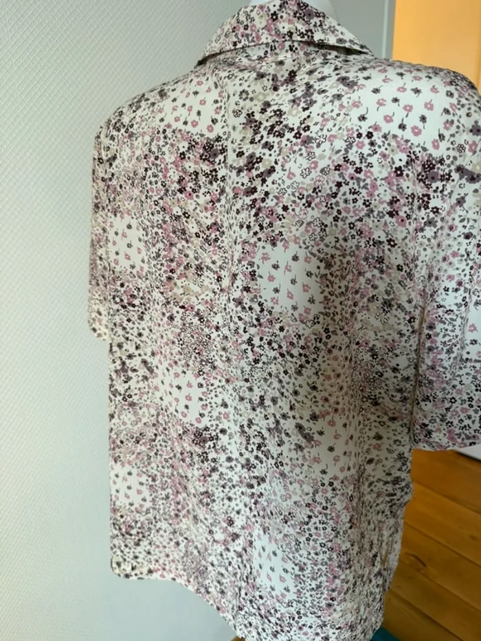 Blouse vintage grande taille en très bon état à fleur taille 46 20/20 - photo numéro 5