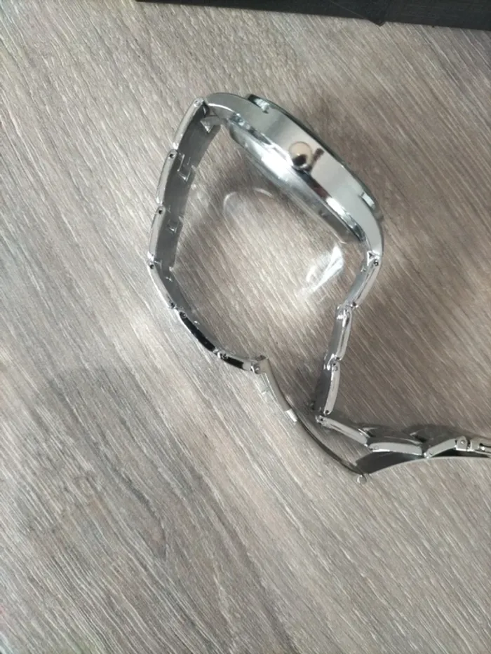 Montre neuve. - photo numéro 3