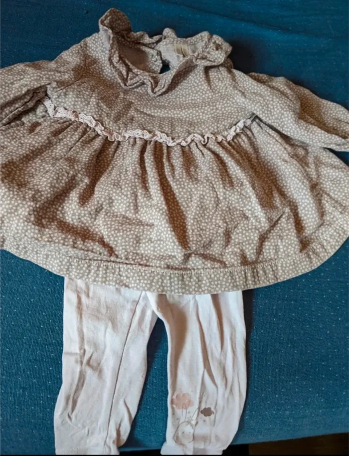 Très jolie ensemble 6 mois