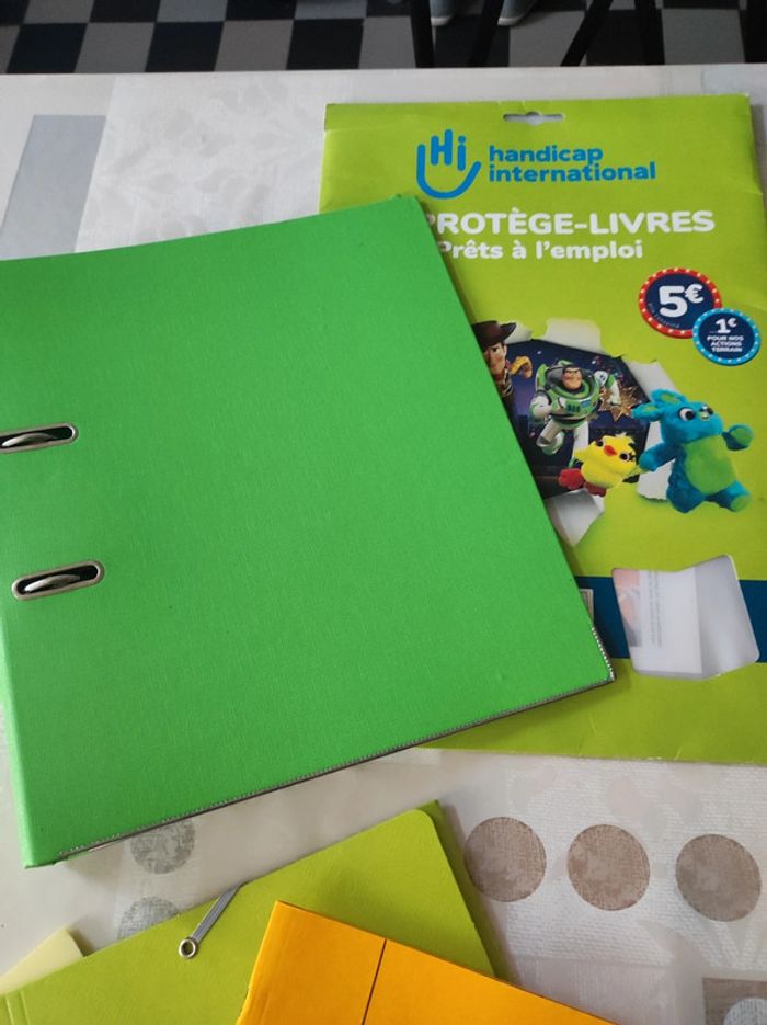 Lot de fournitures scolaires - photo numéro 4