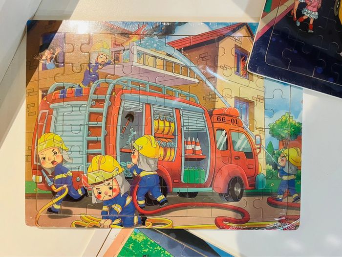 Lot puzzles 🧩 60 pièces - photo numéro 2
