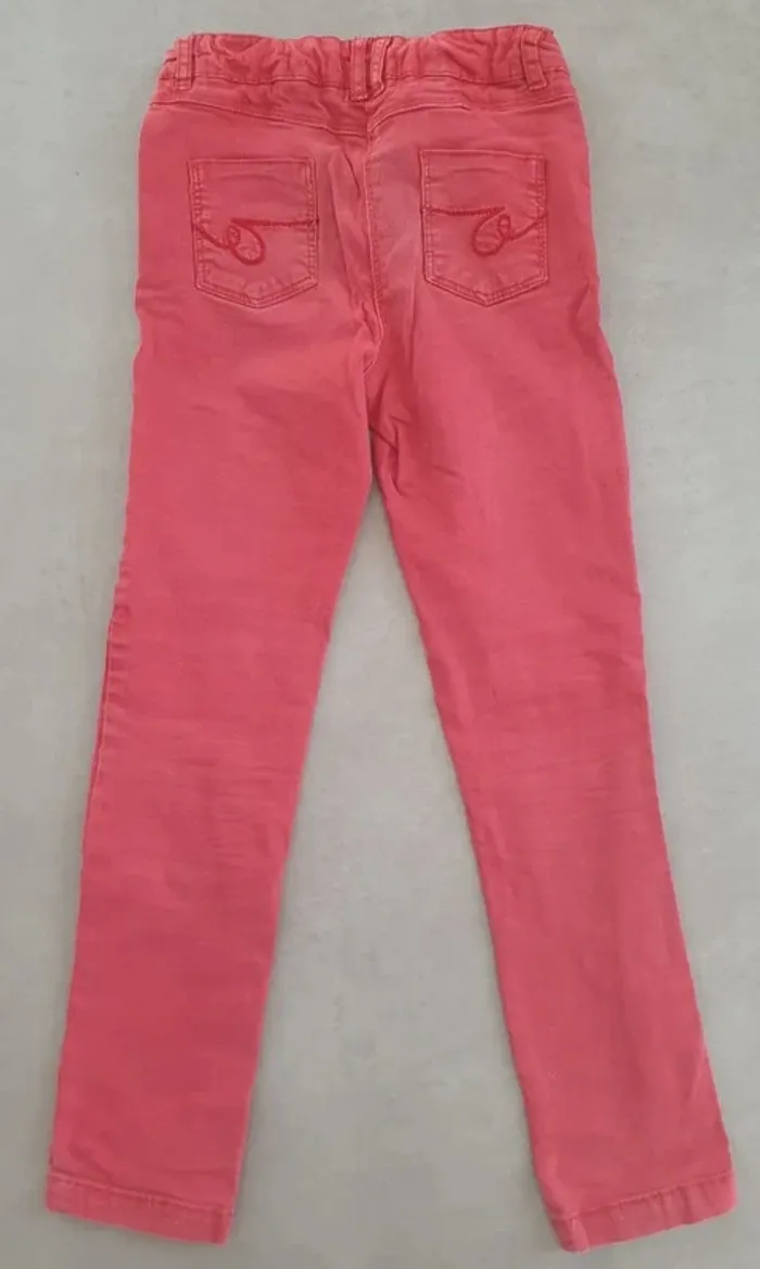 Jean rouge 7 ans - photo numéro 2