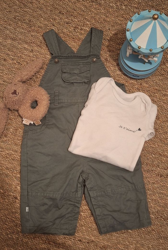 Lot salopette et bodie - photo numéro 2