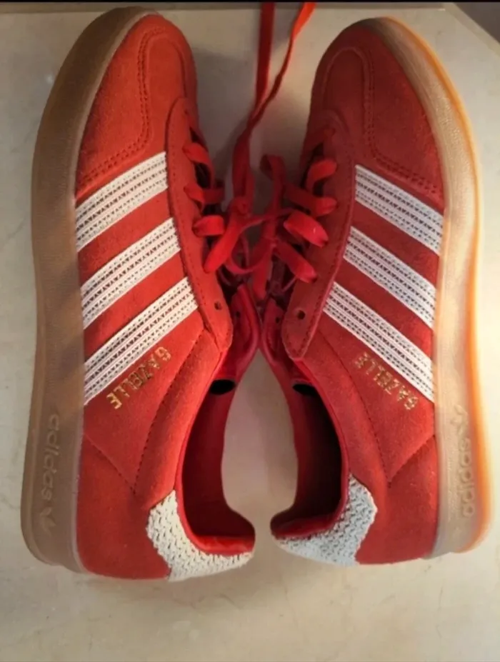 Baskets Adidas Gazelle rouge originales - motif dentelle - photo numéro 8