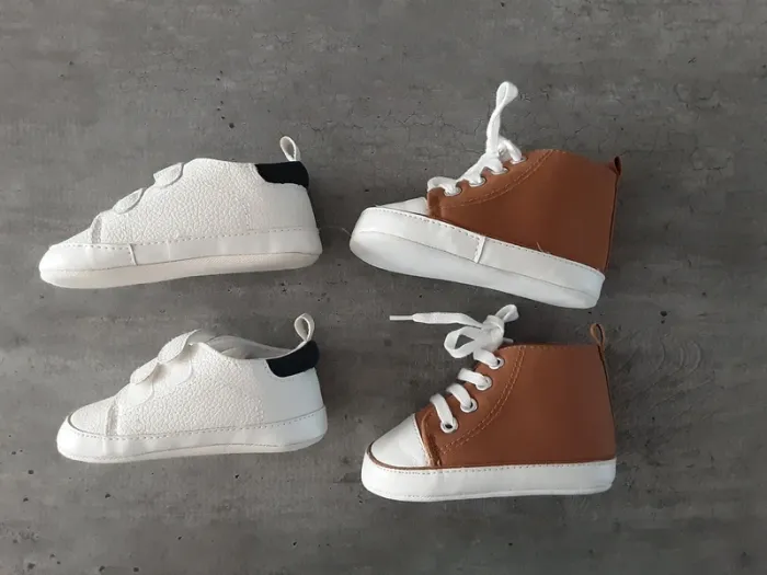 Lot chaussures bb 9-12mois - photo numéro 2