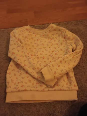 Sweat fleuri