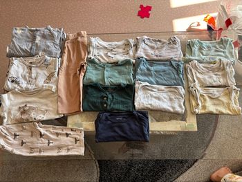 Lot bodies/ pyjamas 12 mois