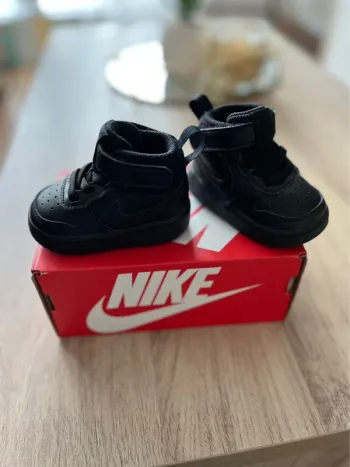 Basket Nike montante bébé