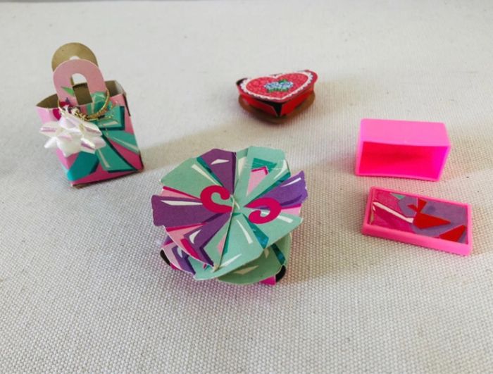 Lot boîte carton barbie accessoire chocolat sac - photo numéro 3