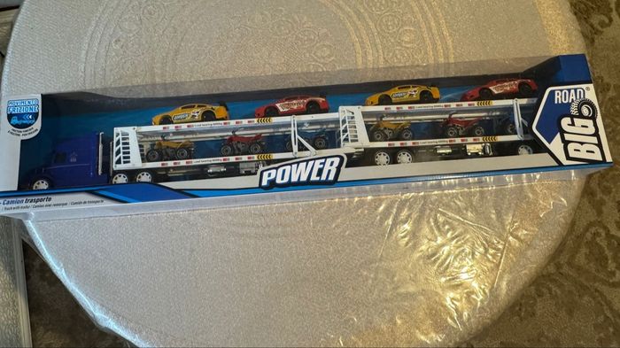 Camion avec voiture - photo numéro 2