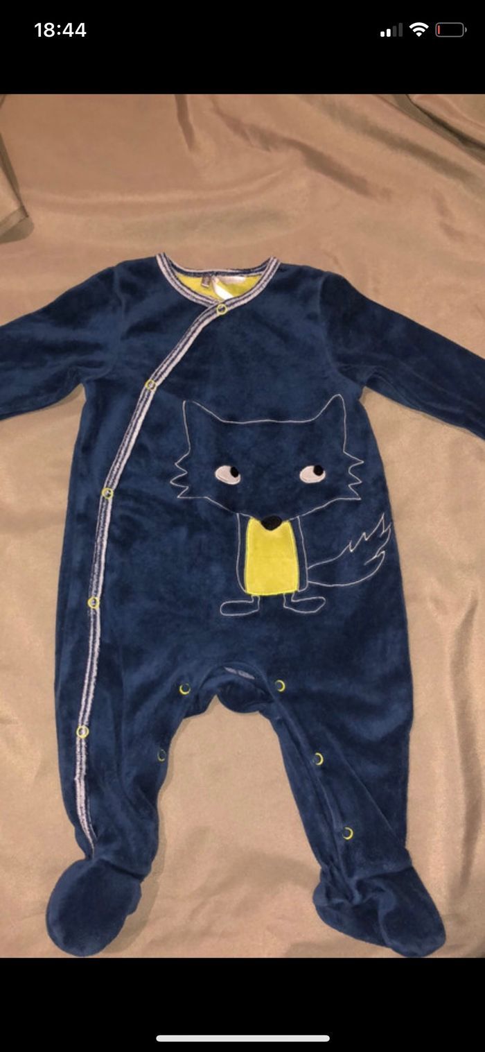 Lot 7 pyjamas 6 mois - photo numéro 4