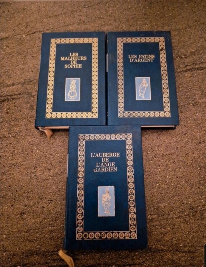Lot de 3 livres anciens 1974.