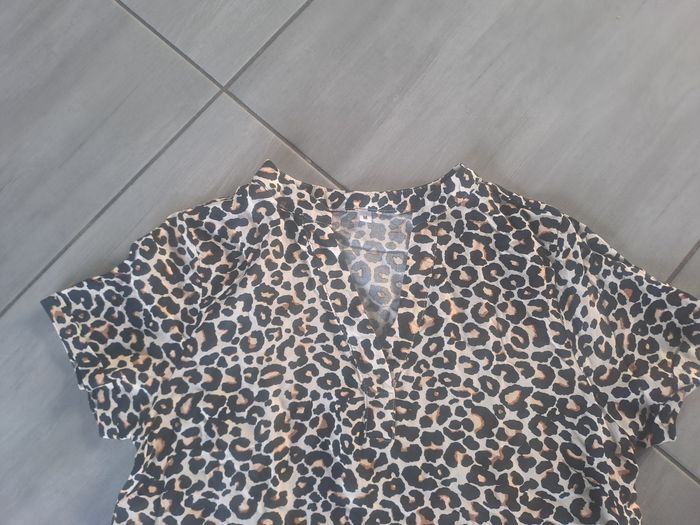 Haut Neuf sans étiquette Panthère Taille M - photo numéro 3