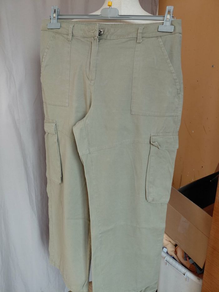 Très beau pantalon cargo femme T 44 - photo numéro 6