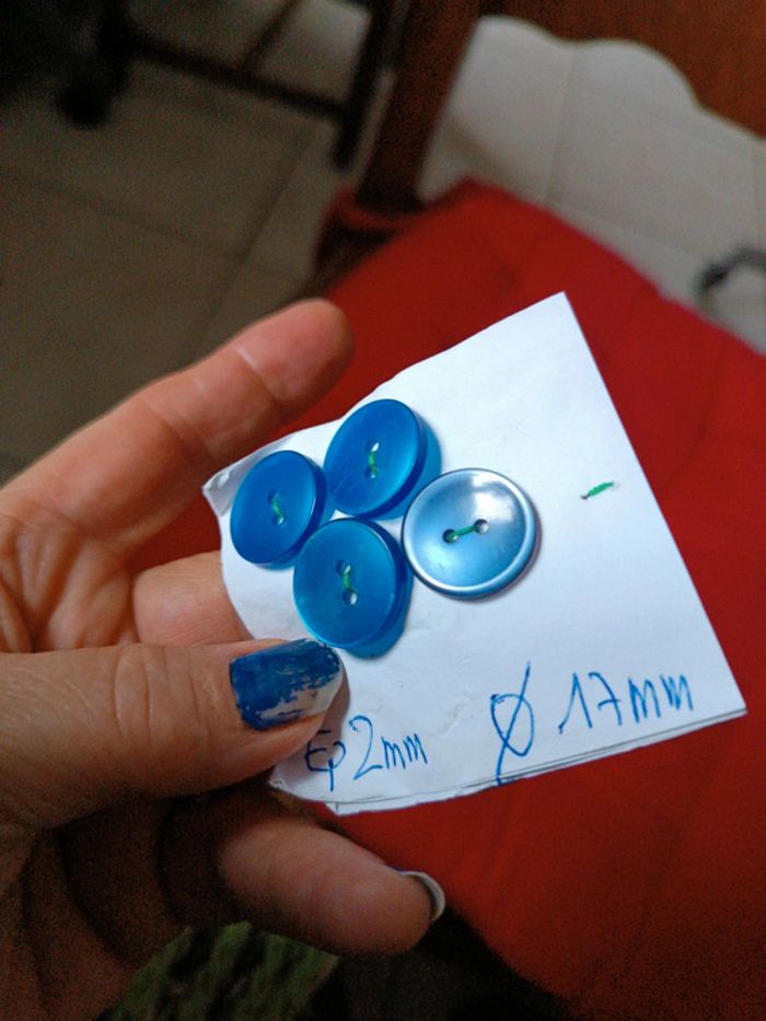 Lot 4 boutons plats bleus - photo numéro 2