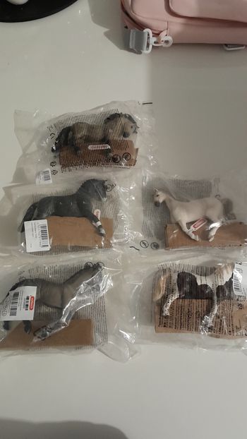 Lot de chevaux schleich neufs