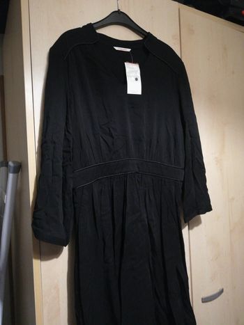 Robe noire neuve