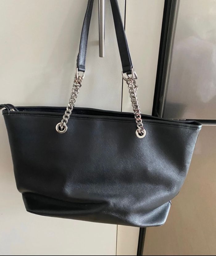 Sac noir marque Michael Kors - photo numéro 3