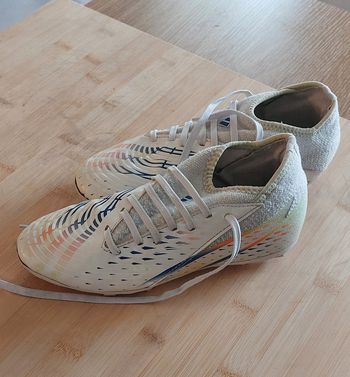 Crampons adidas Predator Egle taille 35