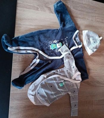 Pyjama, bodies et bonnet naissance
