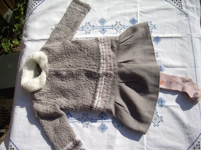 Ensemble robe et gilet 12 mois Grain de blé TBE